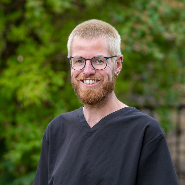 Sam Peters - AVG (Web)